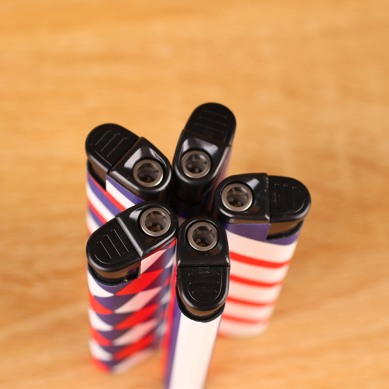 厂家直销豪丰527包纸塑料一次性防风打火机个性创意打火机批发