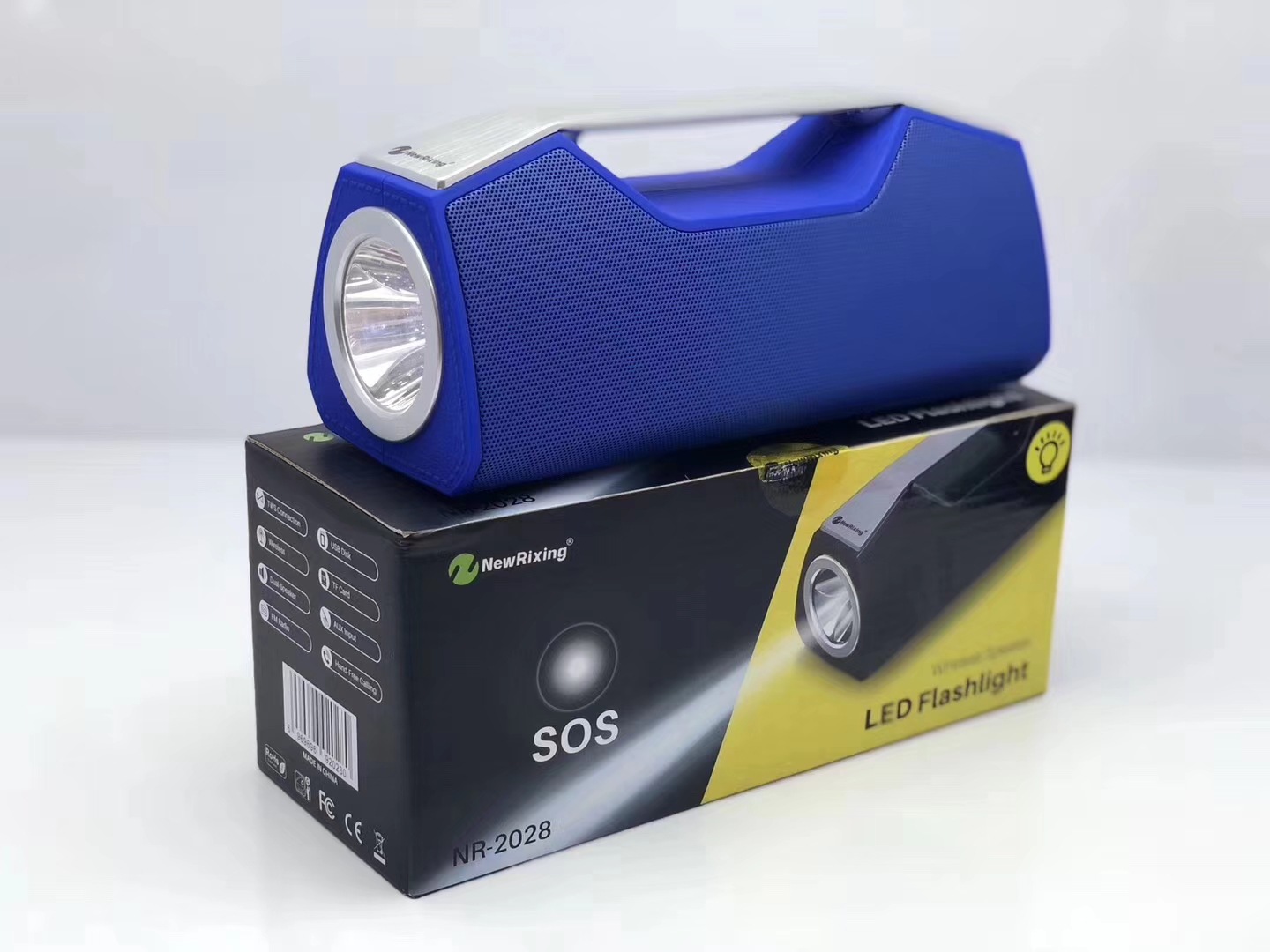 手电筒蓝牙音箱 新款无线蓝牙音响nr2028户外手机蓝牙插卡音箱