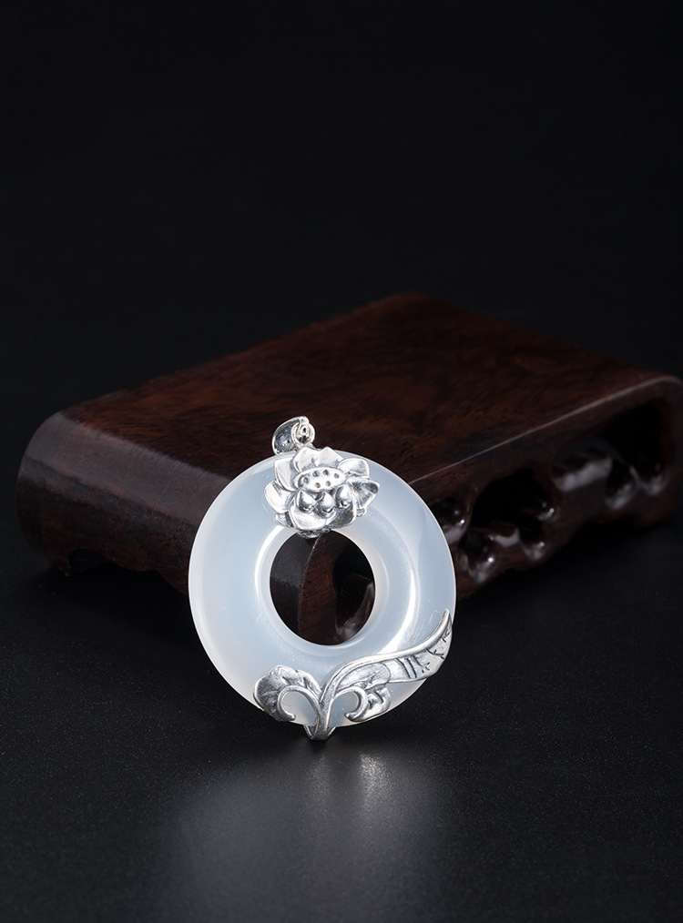 银迷s925银吊坠男女2019新款潮复古宫廷气质莲花玉髓平安扣挂件