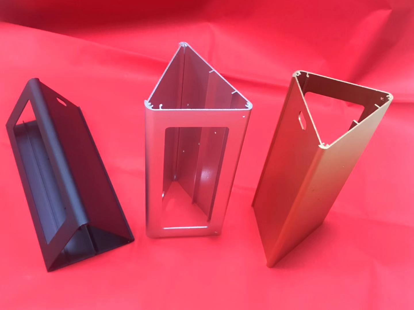 厂家供应铝合金三角壁灯铝型材太阳能路灯散热器定制加工