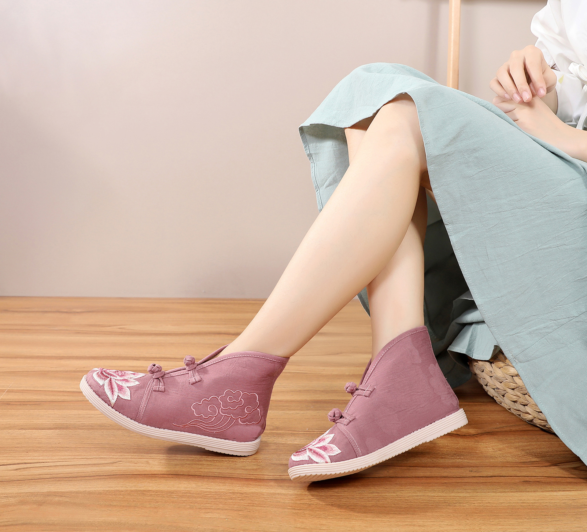 茶服禅意靴女老北京布鞋古风汉服旗袍绣花鞋复古短靴布靴一件代发