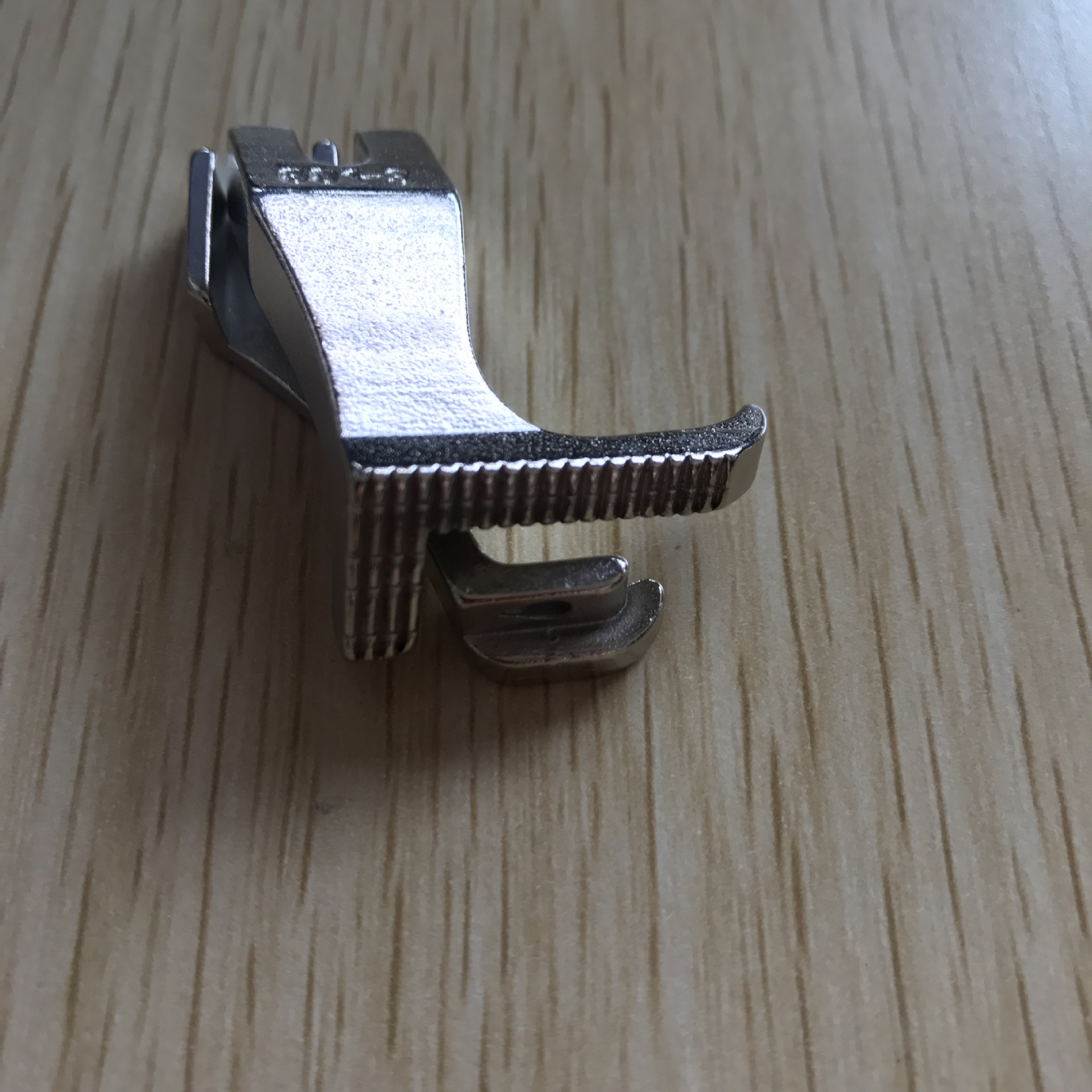 缝纫机配件 dy同步车加厚高低压脚 挡边车拉链压脚止口压脚