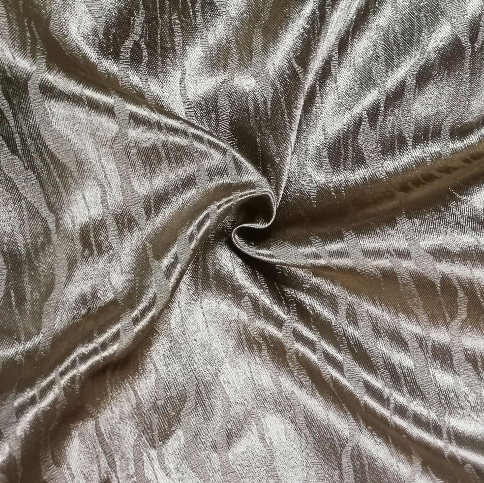 绍兴三立达永久阻燃遮光窗帘布单面光电雕压花布