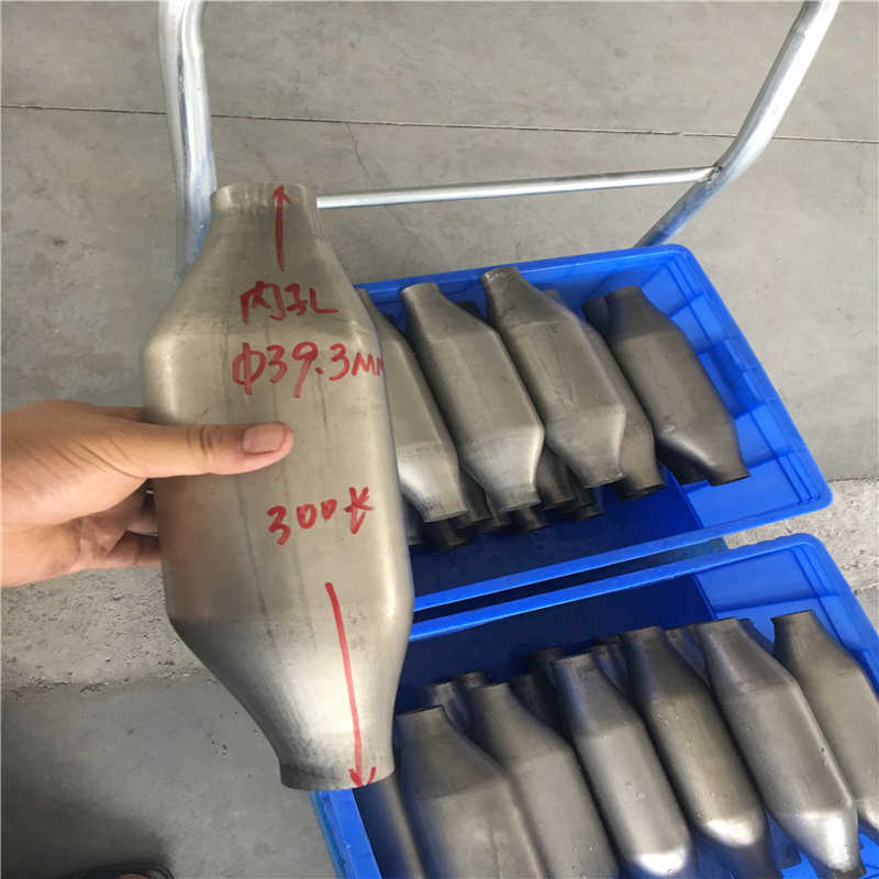 内高压成形模具开发 水胀成形件加工 底盘件模具 异型管胀形水涨