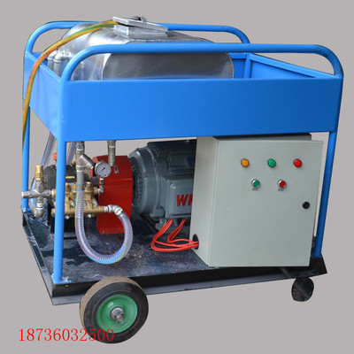 高压水射流油罐清洗设备郑州广源中石油除锈除漆冷水清洗泵