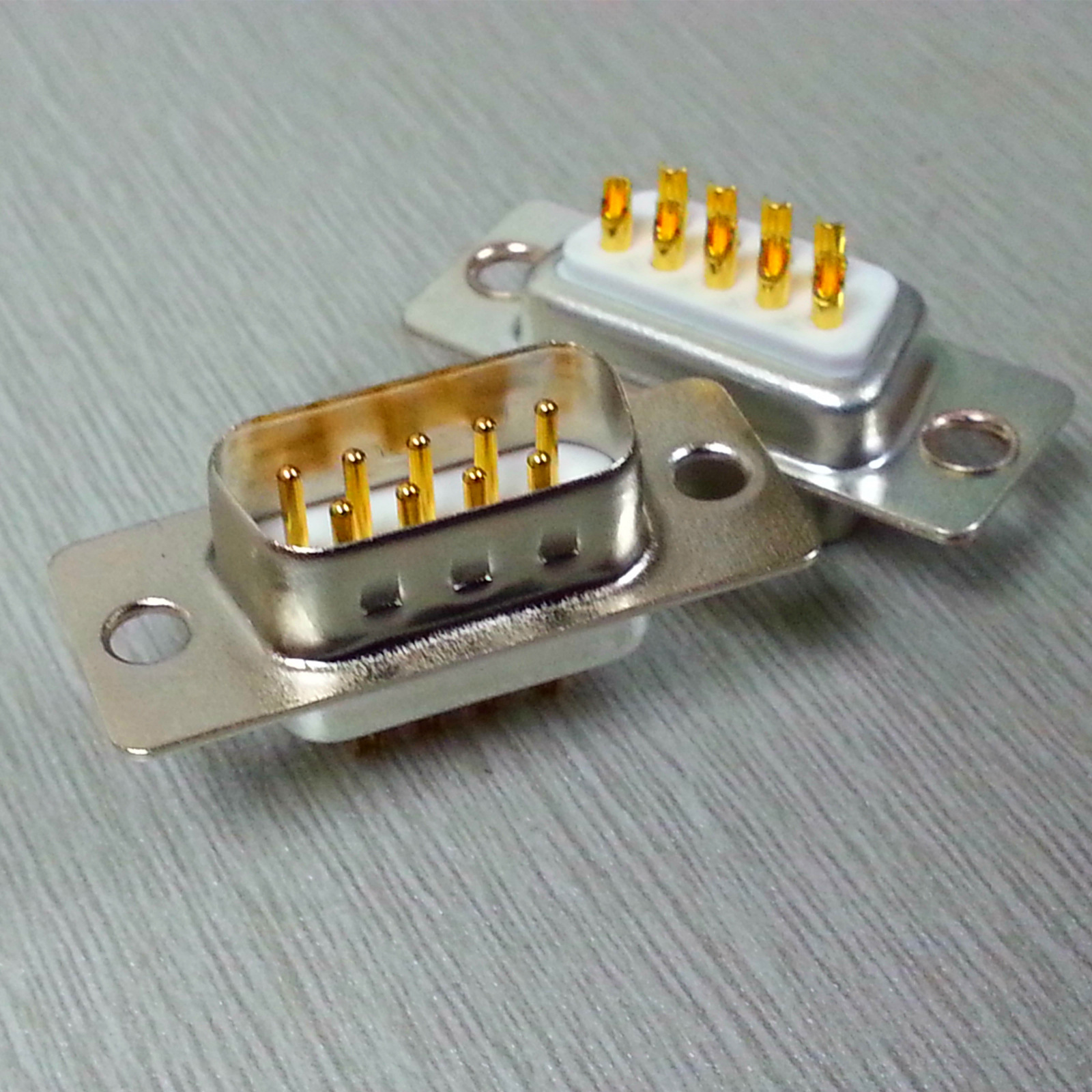 深圳db9pin车针插头 焊线式db9公头连接器 端子镀金 型耐高温