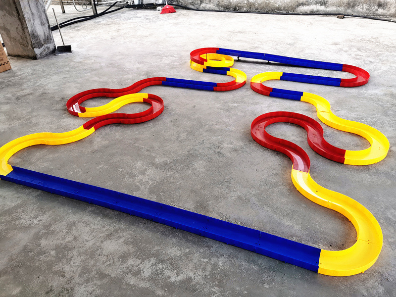 四驱车跑道彩色赛道跑道四驱车轨道单轨家庭适配玩具车通用小跑道