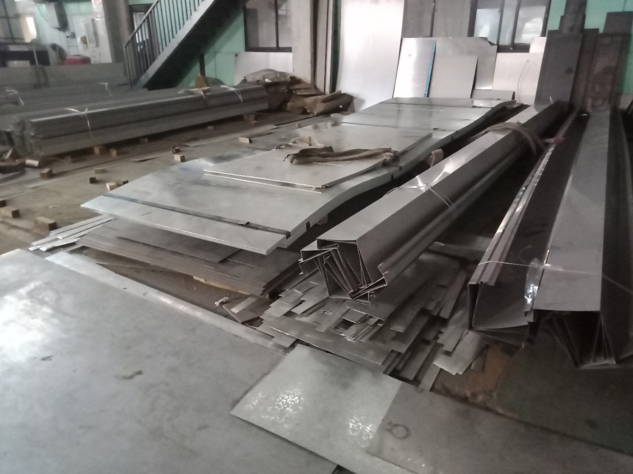 无锡 苏州直销各类不锈钢天沟折件 钢结构屋面系统收边折件可定制