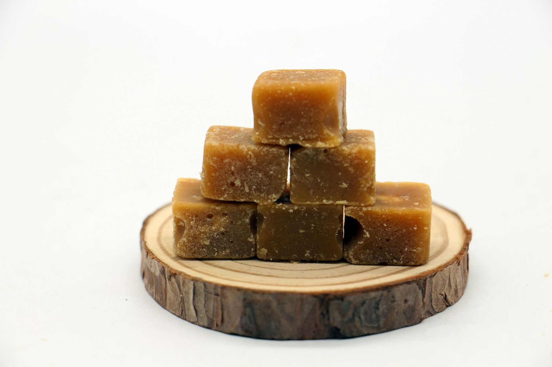 百草梨膏糖批发热卖 跑江湖地摊梨膏糖散装零食薄荷味散装糖果