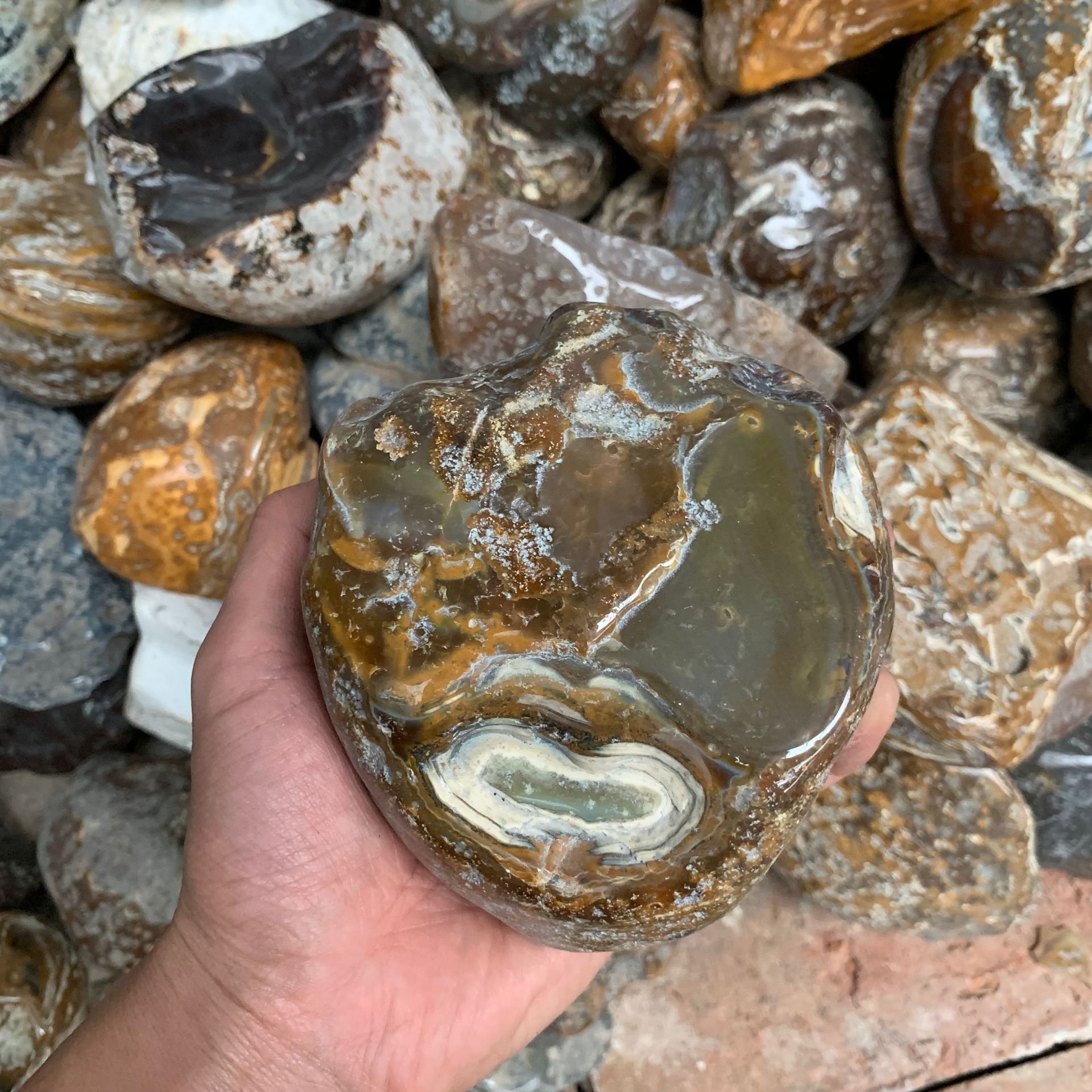 天然玛瑙原石原料工艺品 原矿玉石水胆玛瑙水晶毛石毛料厂家直销