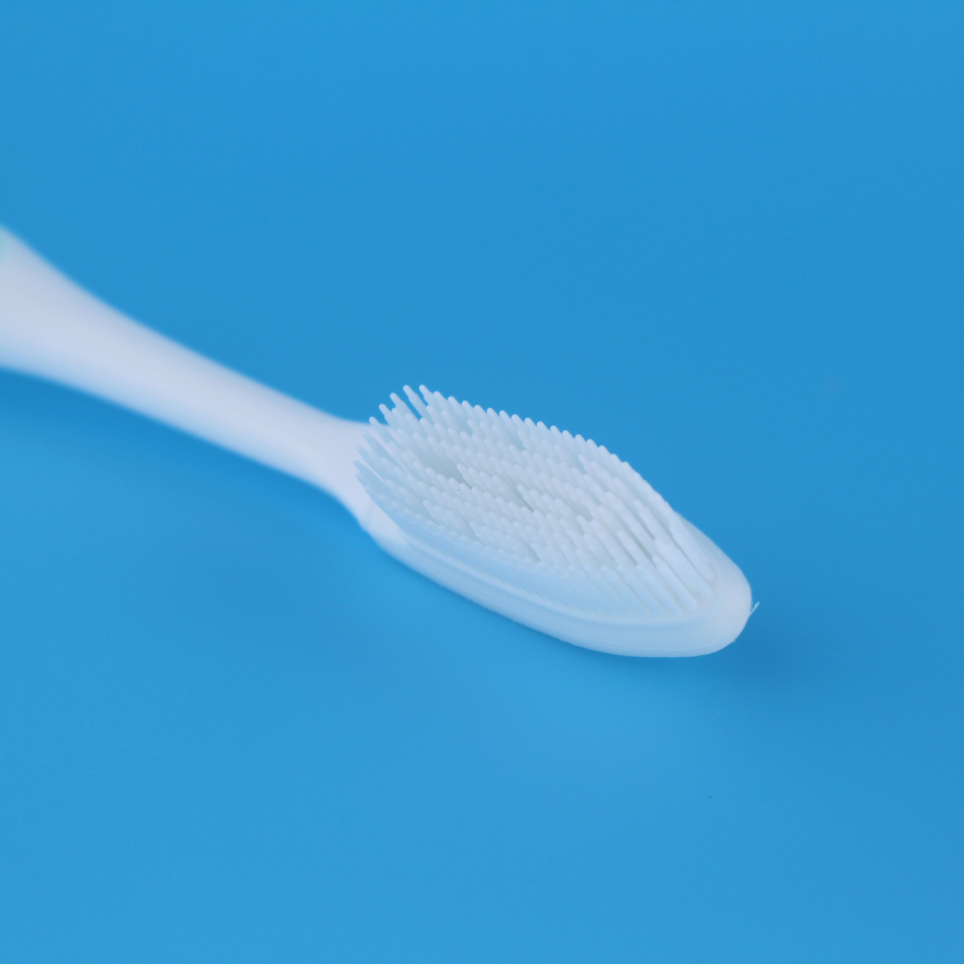 卡尼尔牙刷批发 刷毛 情侣牙刷 a82 防滑手柄 商场百货货源