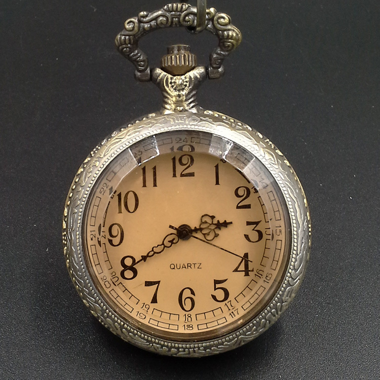 男士翻盖复古情侣石英怀表大号小号个性创意外石英怀表一件代发