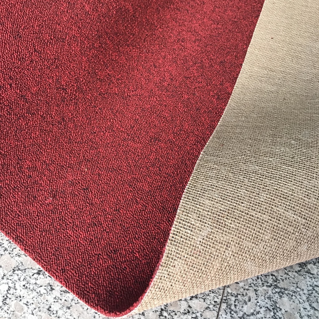 山花地毯小平圈满铺地毯红色工程工厂实惠产品地毯厂家直销