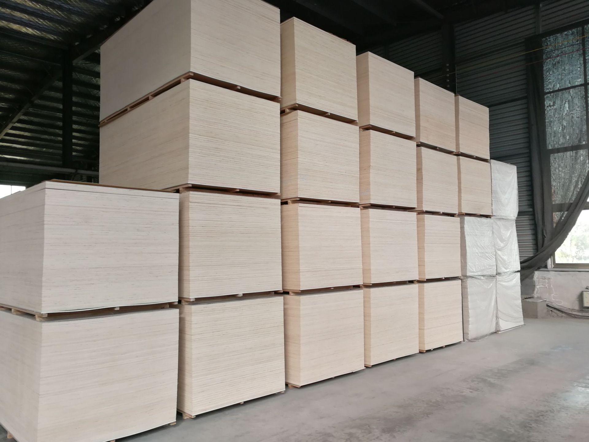 三次成型林海居可贴木皮刷油漆上色性好家具e0级多层板胶合板批发