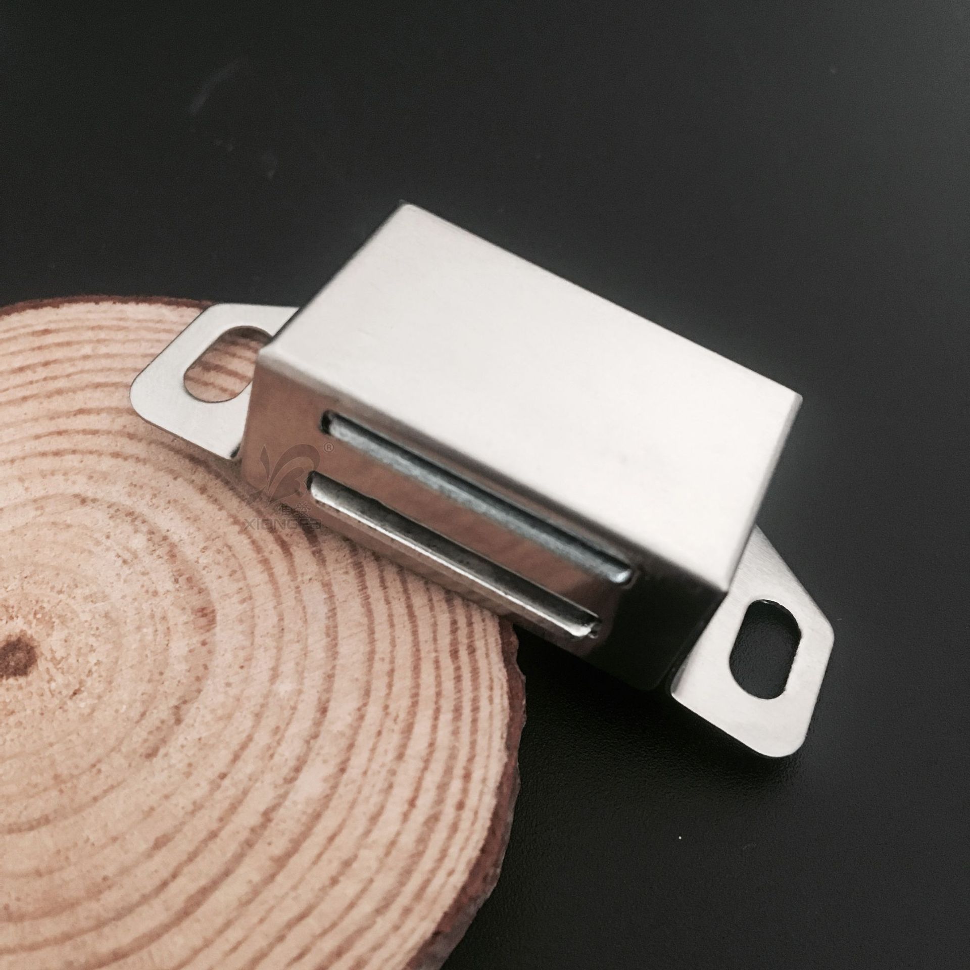 大号衣柜橱柜门吸 强力不锈钢磁性强磁门吸磁碰家具五金厂家直销