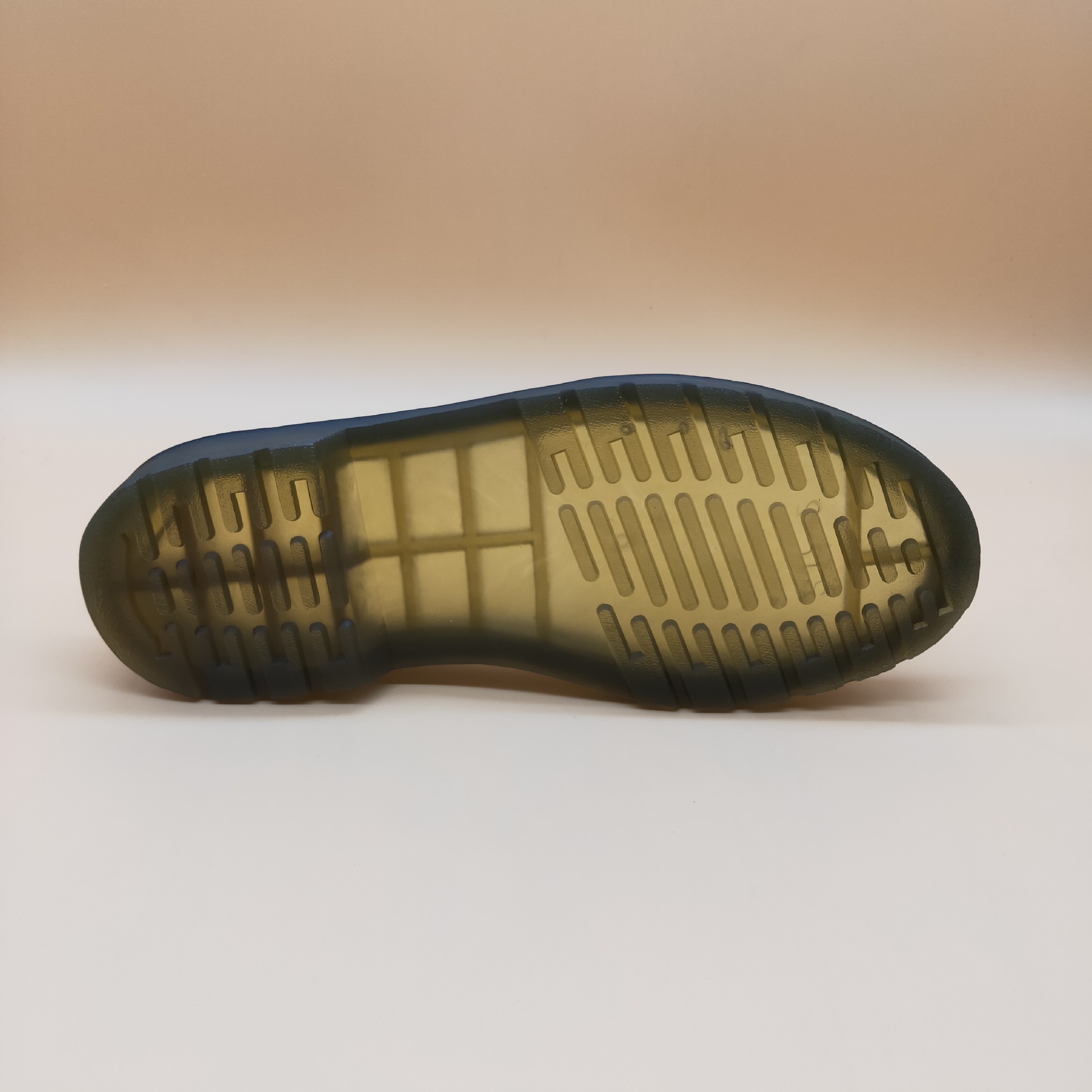 男女装软料pvc鞋底耐磨防滑半透明材料休闲靴子皮鞋底直销