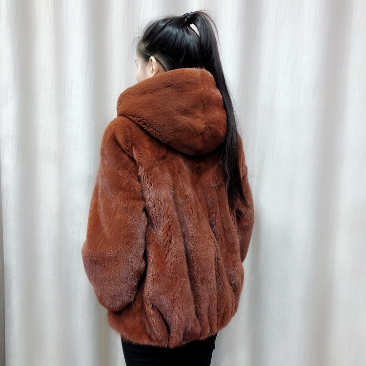 2019新貂皮大衣女短款焦糖色整貂天鹅绒级别带帽时尚洋气皮草