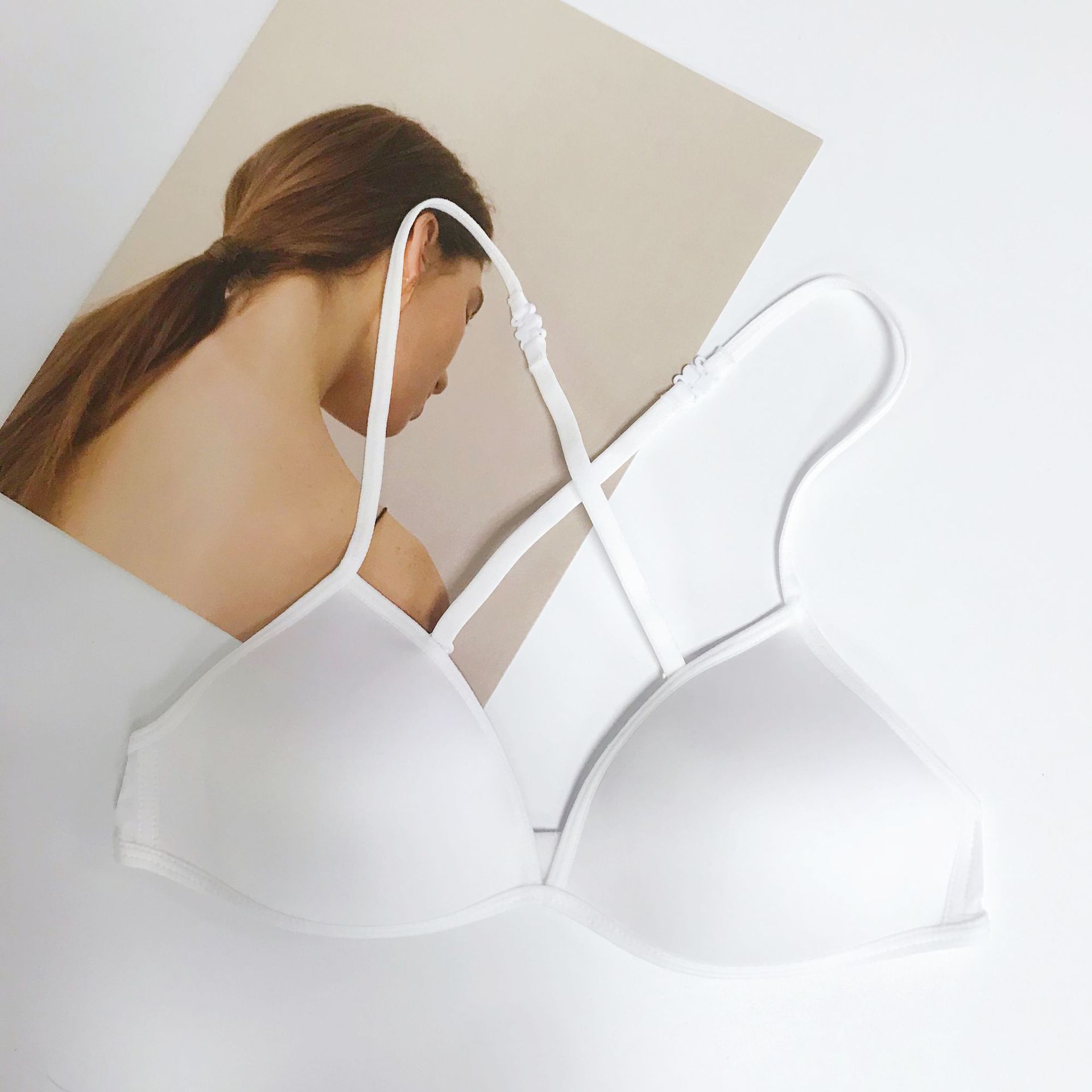 法式三角杯bralette无钢圈细带舒适性感薄款文胸少女美背露背内衣