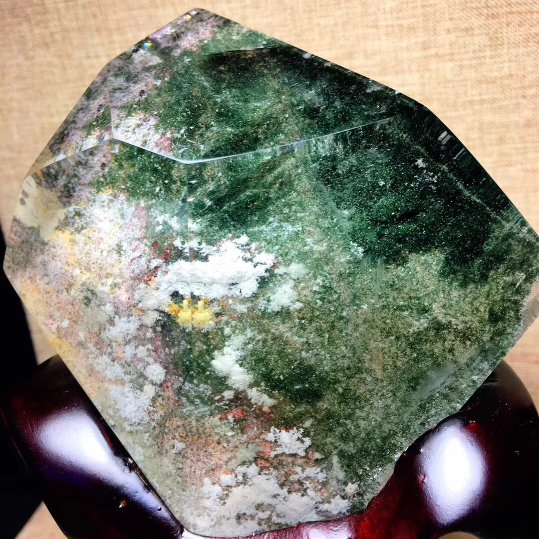 天然巴西绿幽灵千层山聚宝盆全包裹金字塔原石水晶幽灵摆件