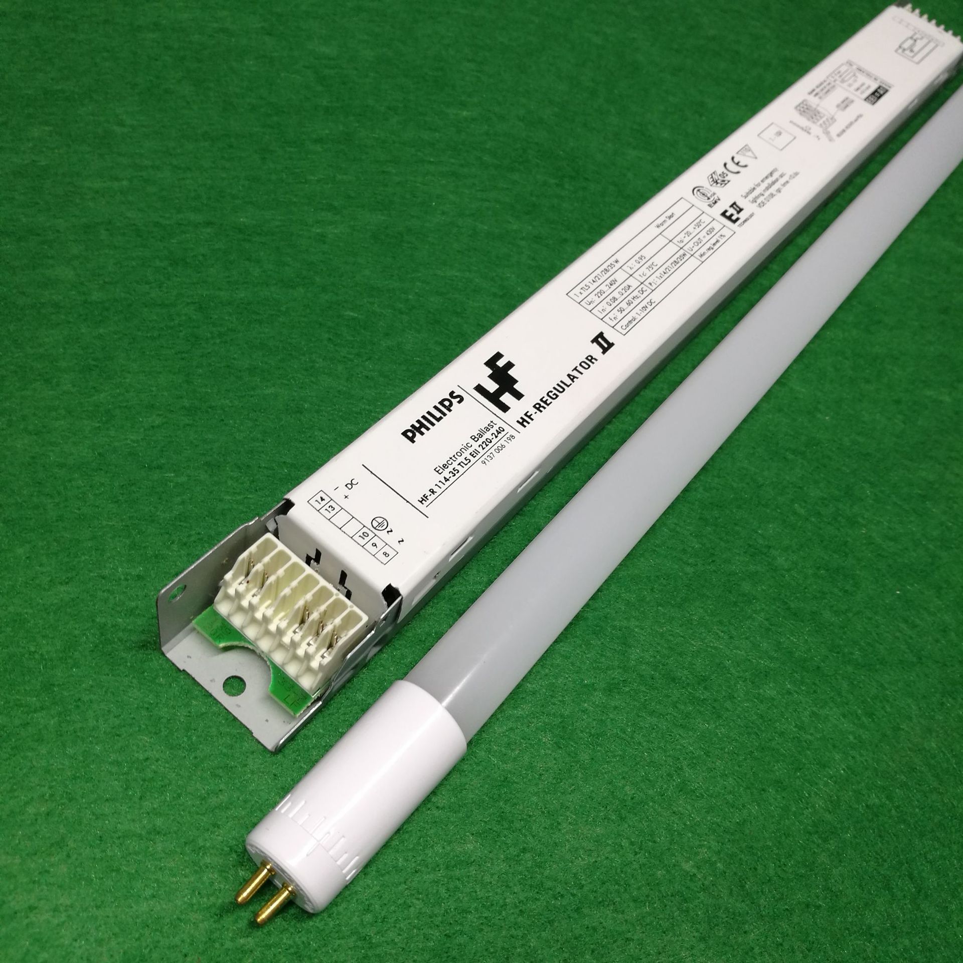 led日光管t5兼容电子镇流器led灯管0.6米t5t6分体兼容