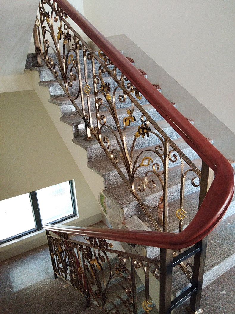 佛山定制直销别墅楼梯扶手沙比利实木楼梯扶手欧式铁花扶手