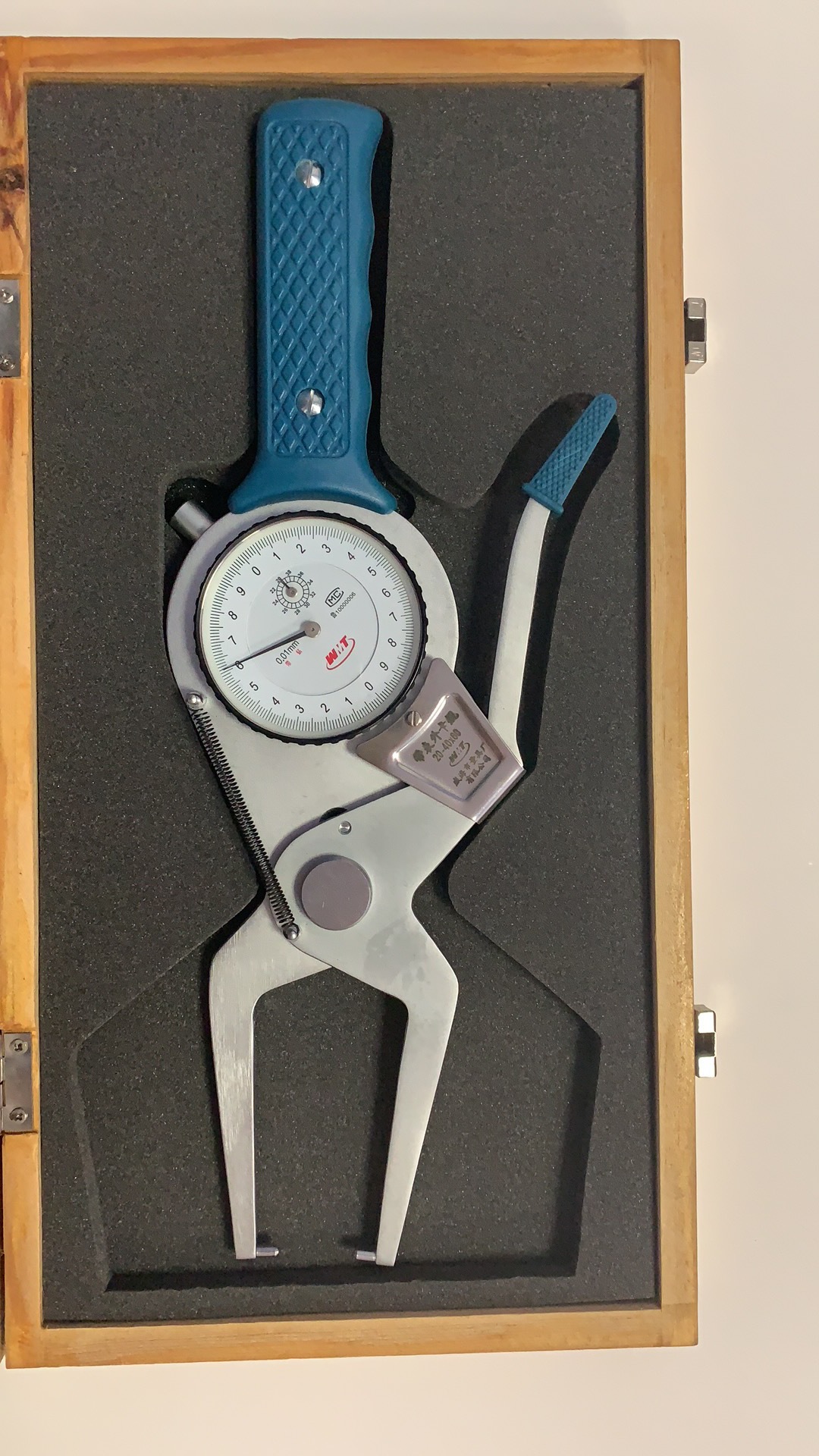 威量 带表卡规分带表内卡规和带表外卡规,带表内卡规规格 15-35x50