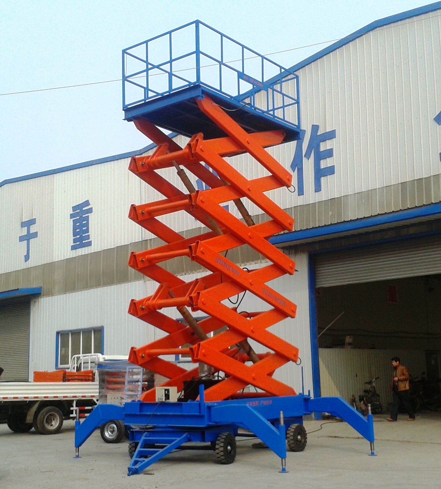 电梯液压室内外小型观光家用别墅老人简易升降台阁楼曳引复式二三