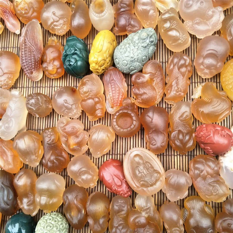 批发新疆冰种阿拉善葡萄干玉吊坠糖芯葡萄干玉挂件一图一物