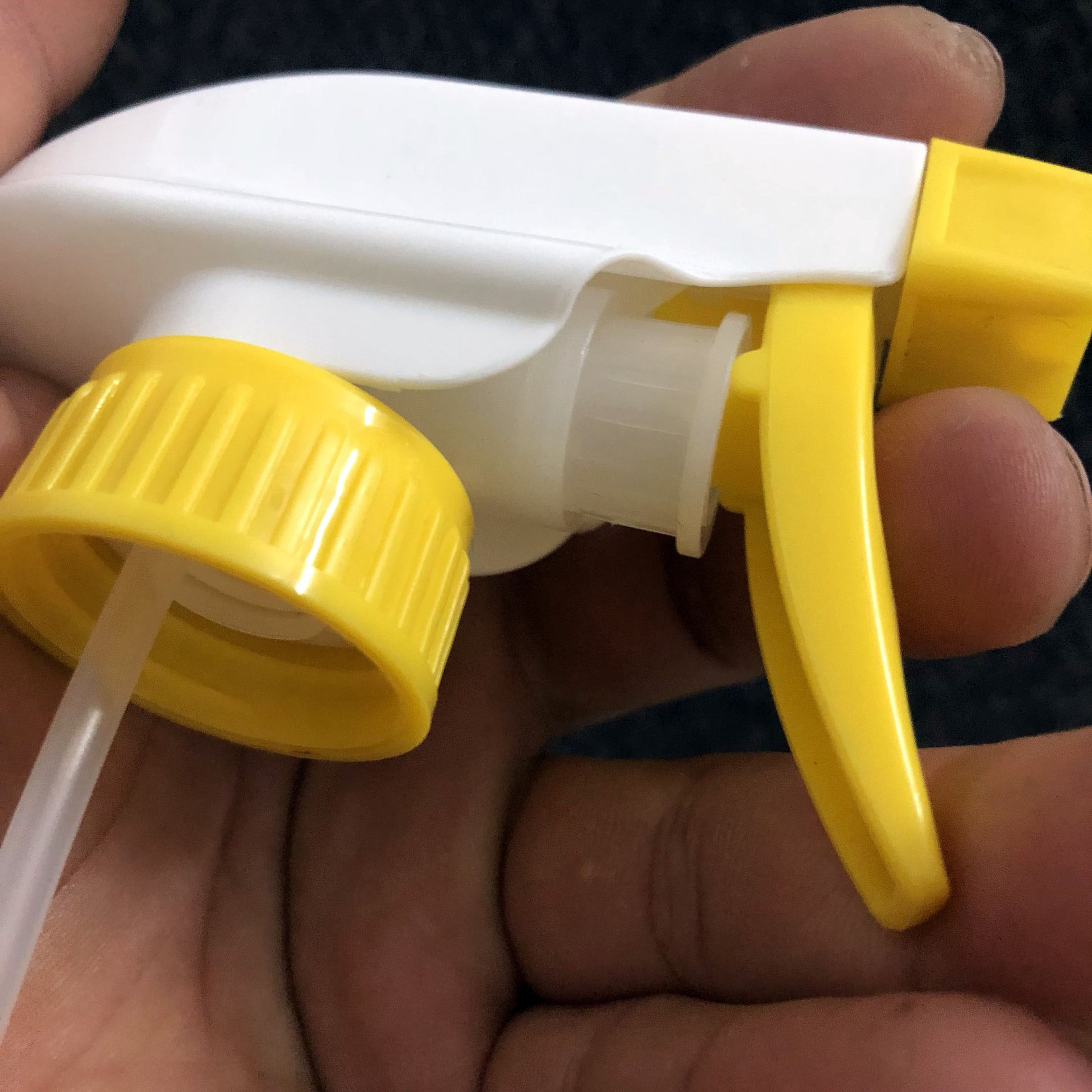 28/400 黄白 喷雾瓶喷头 耐酸碱塑料喷枪 矮盖 手扣式清洁剂喷头