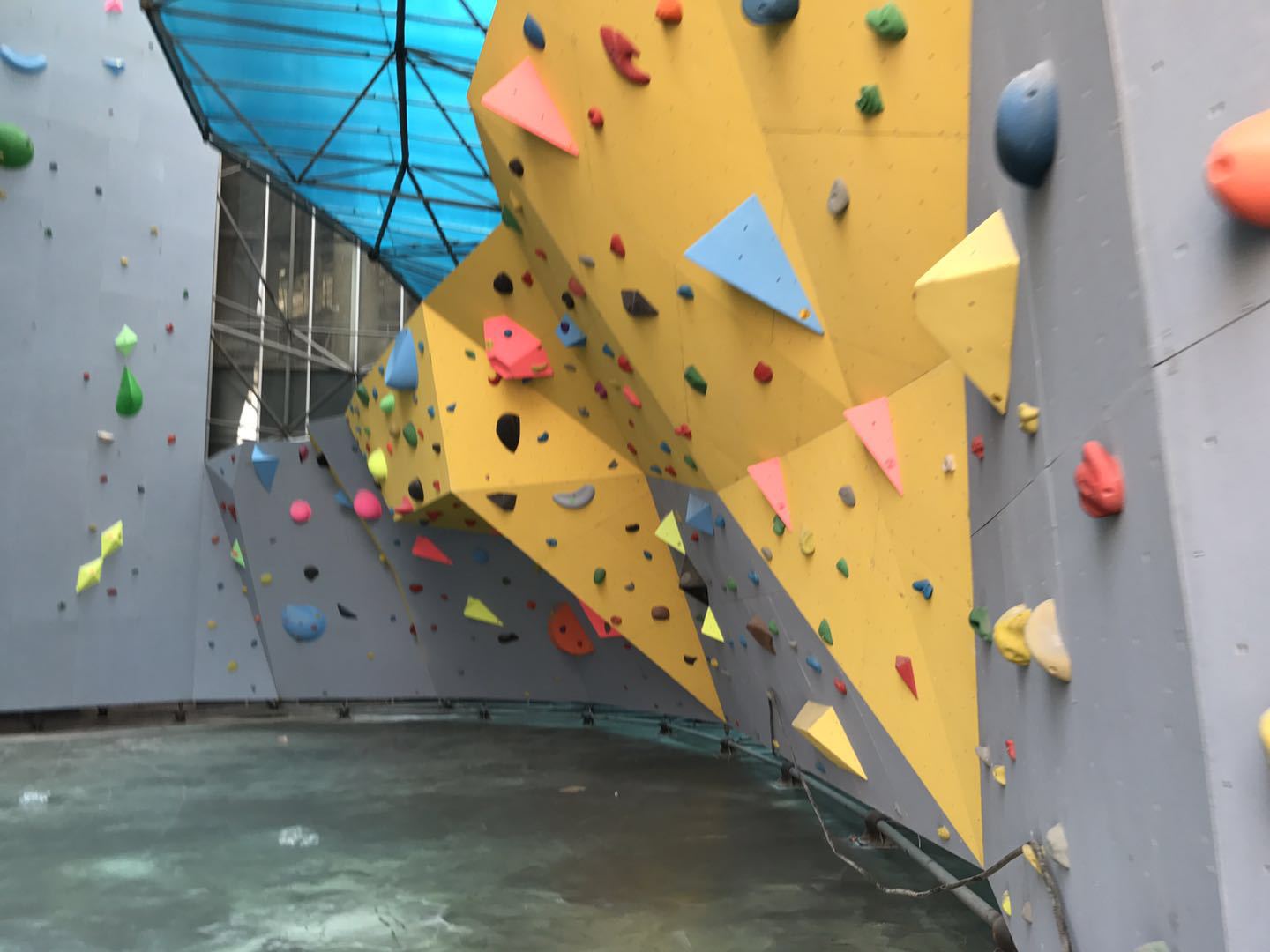 攀岩设计 攀岩租赁 承包攀岩墙建造 攀岩项目 室外攀岩墙 攀岩墙