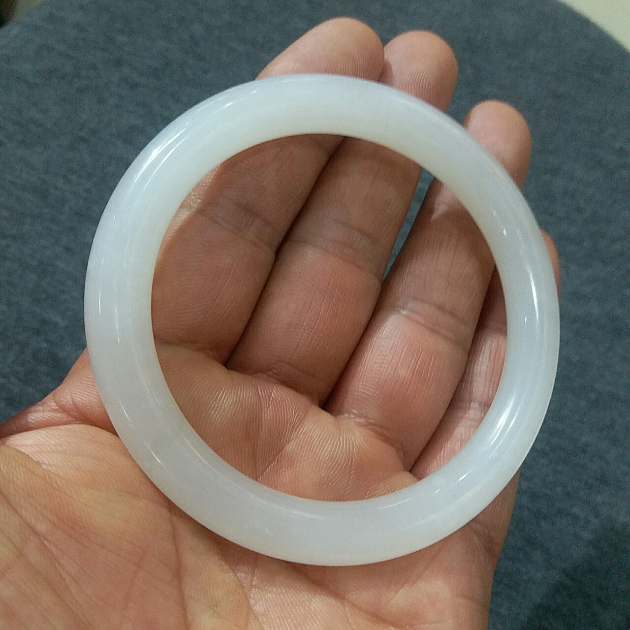 新疆和田玉天然青海料白玉手镯a货玉手镯工艺品厂家带证书批发