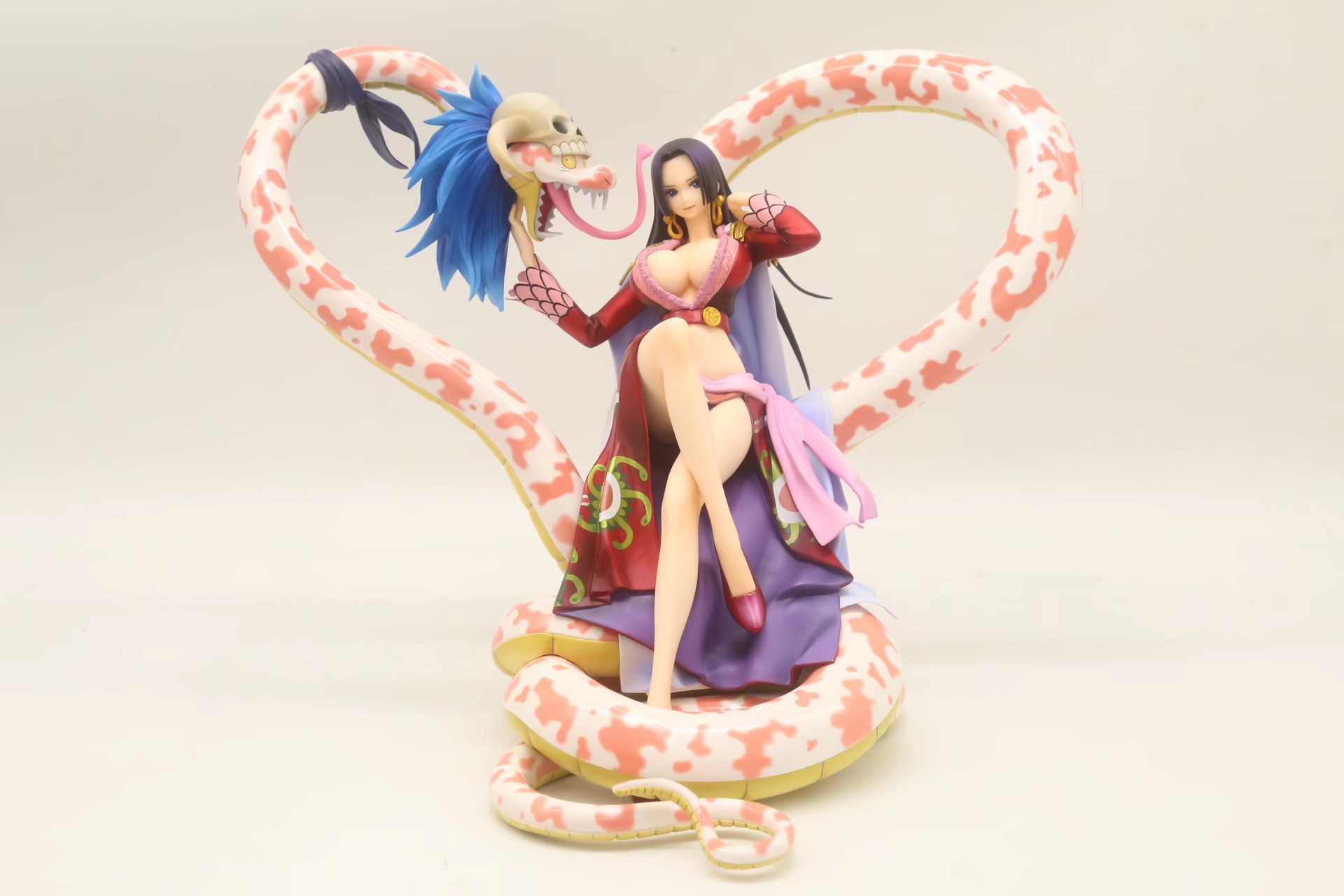 芸祥社海贼pop女帝九蛇波雅汉库克坐姿手办摆件f42