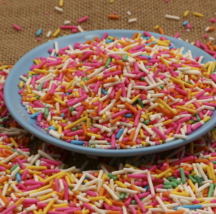 傲厨七彩巧克力彩针糖 钮福记彩朱古针甜甜圈甜品装饰糖500g包邮