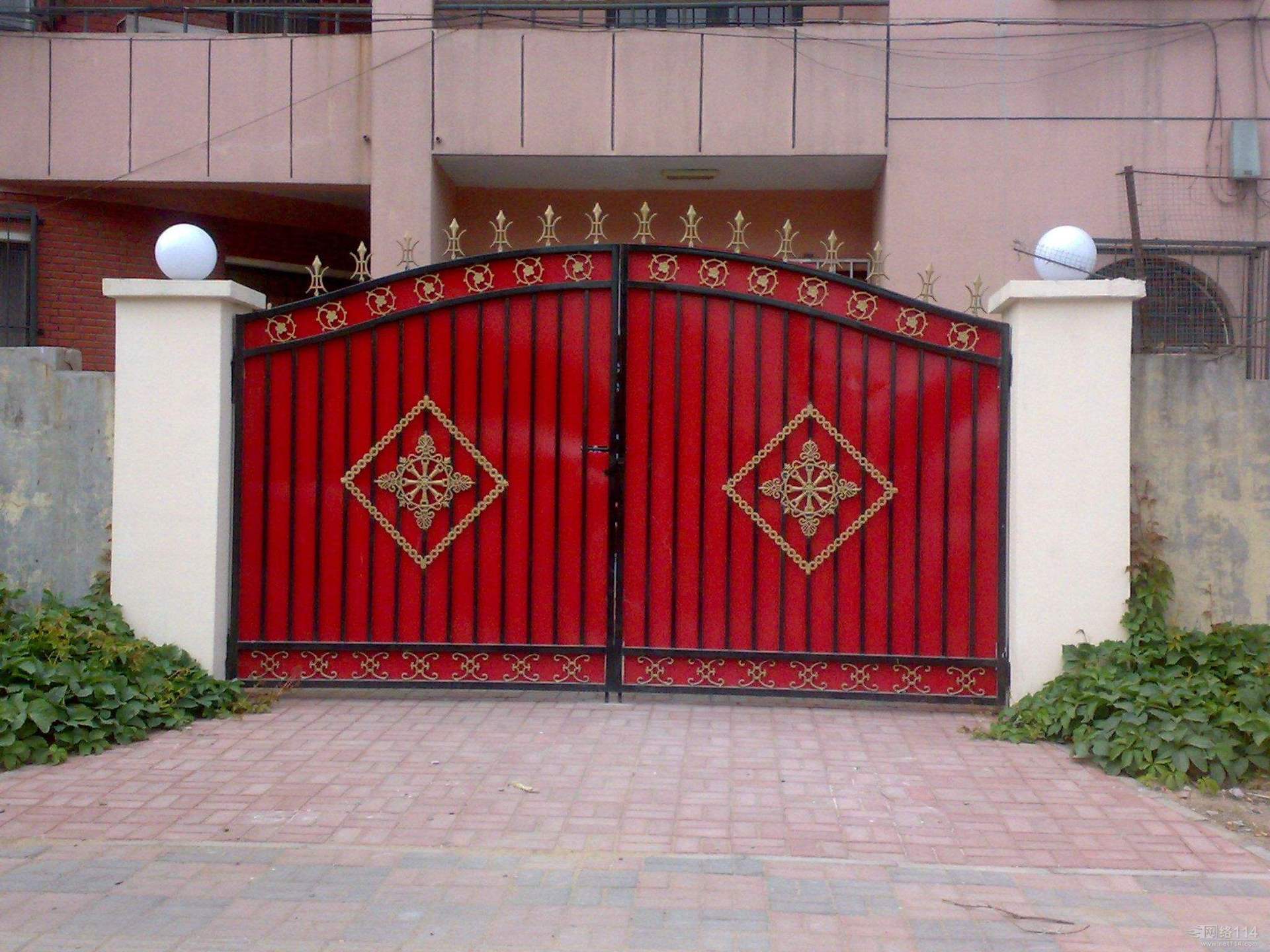 厂家供应铁艺大门 别墅进户大门 可定制别墅庭院铁艺大门