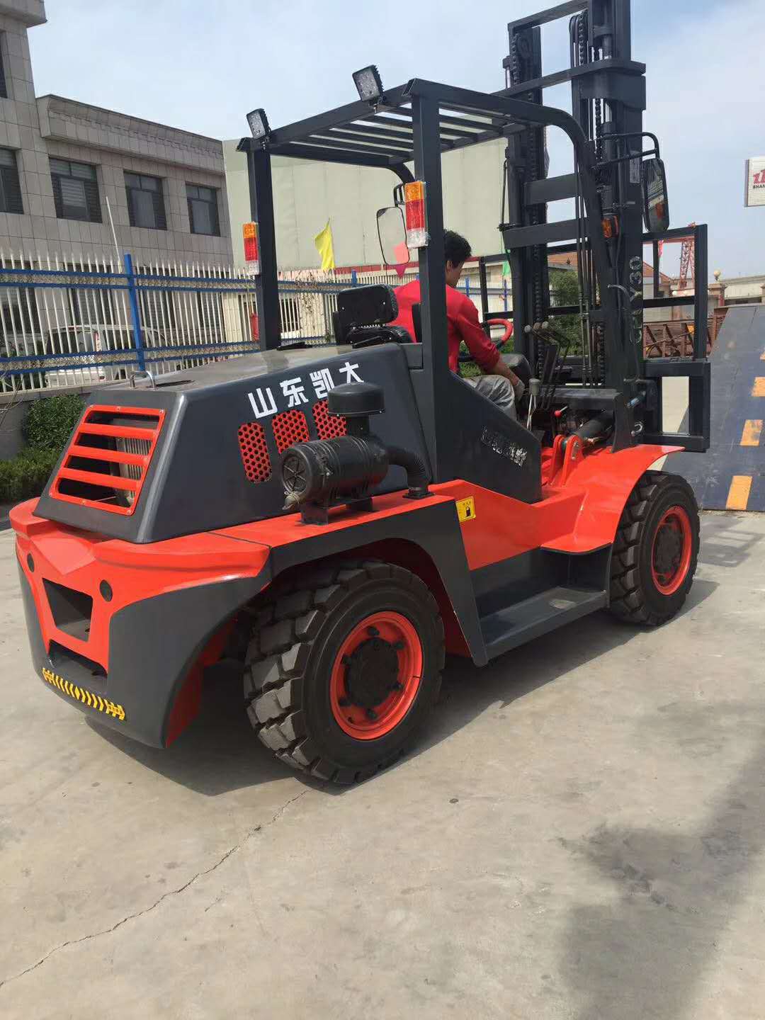 山东凯大3.5t四驱越野叉车m