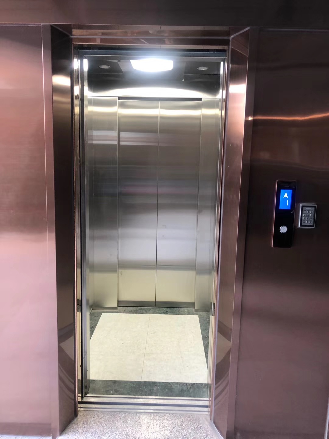 富士tkjw系列贯通门电梯前后门交叉门侧开门直角转角开门电梯