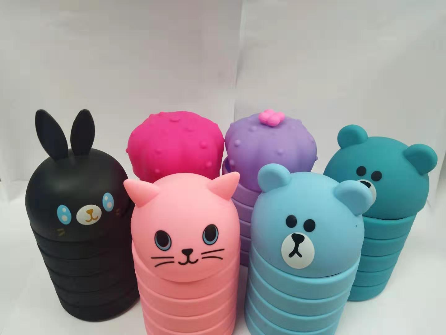 other韩版红色蓝色绿色圆形塑料笔袋新款硅胶笔套兔子笔套