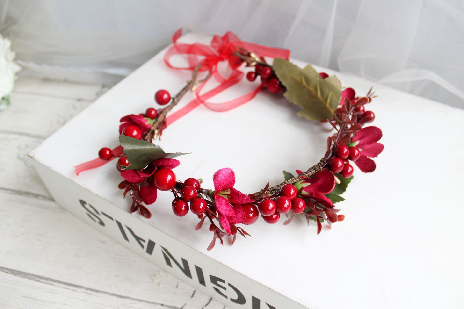 新款圣诞节花环新娘头饰大红色喜庆仿真浆果发饰节日舞蹈婚礼配饰