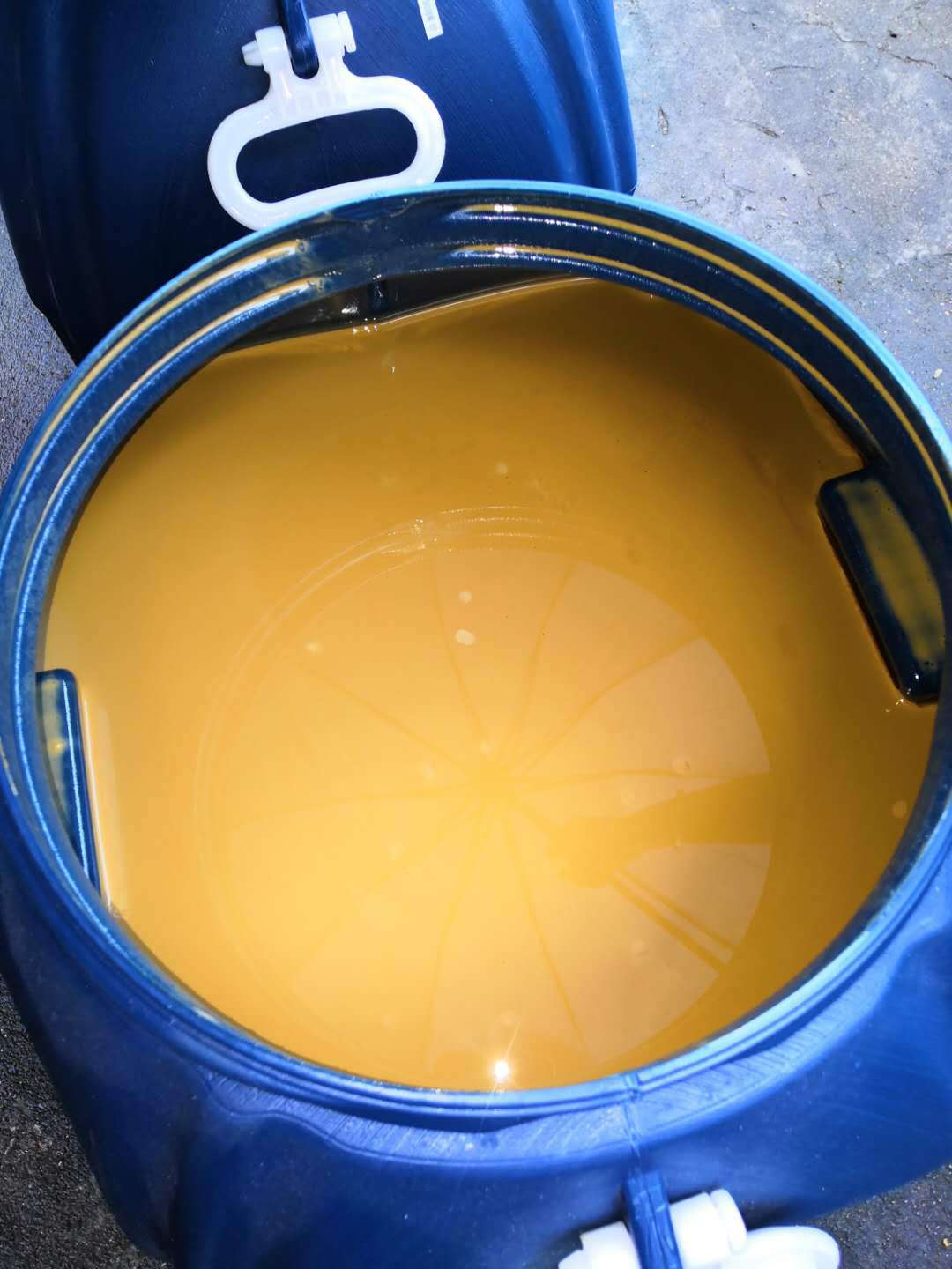 建筑钢模板脱模剂;2.铸造用熱芯盒脱模剂;3.塑料模具脱模剂.