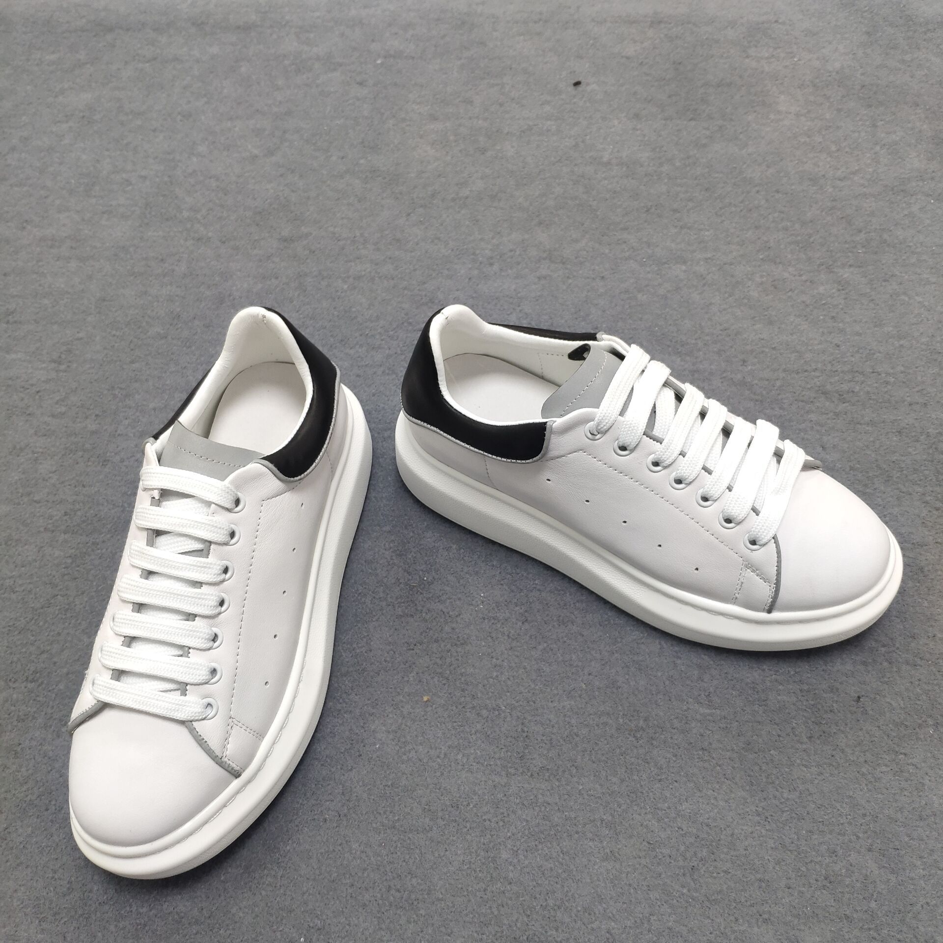 2019春款高版本袁姗姗同款麦昆小白鞋女反光真皮内增高运动休闲鞋