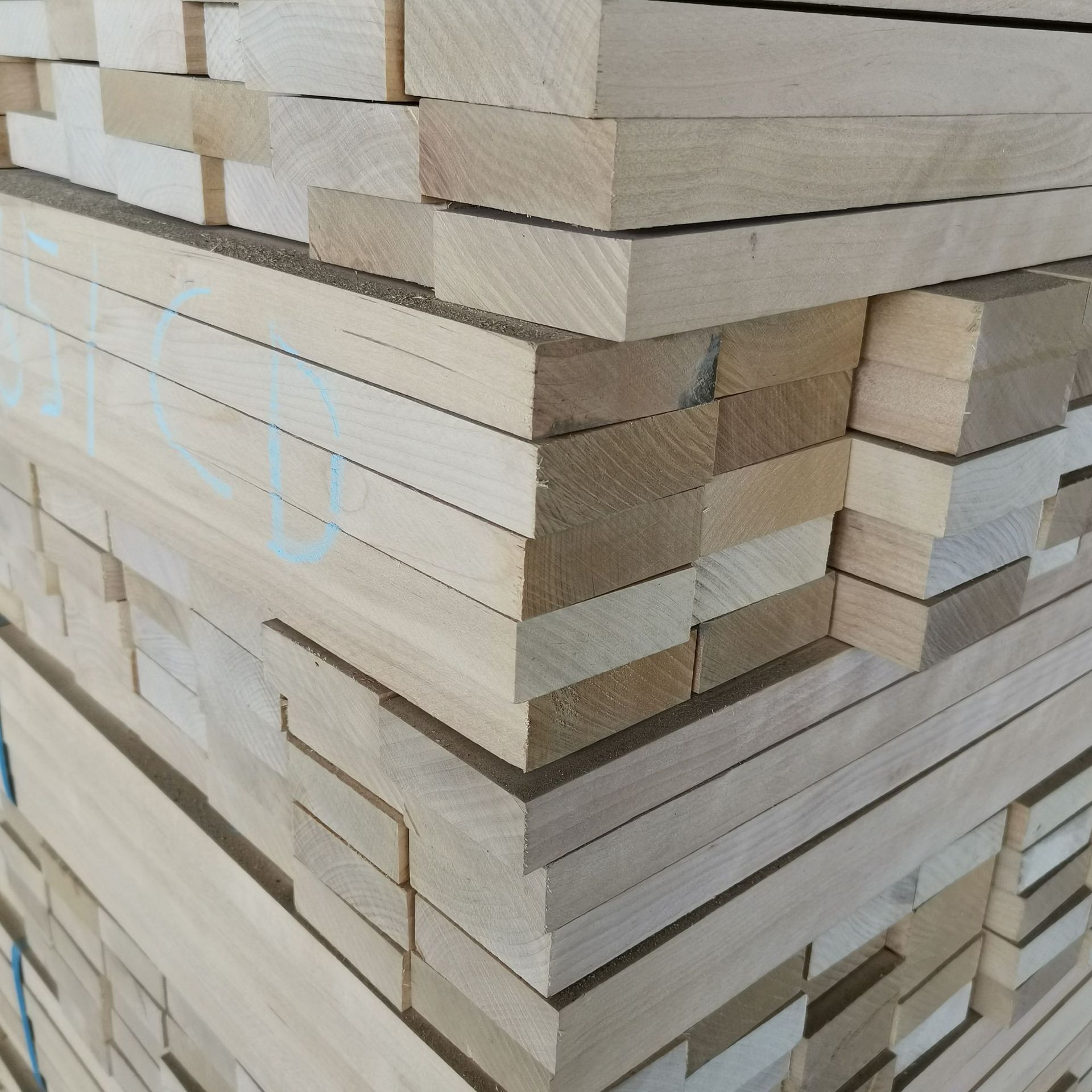 批发桦木规格料实木板材家具料烘干材桌腿成品料可加工定制