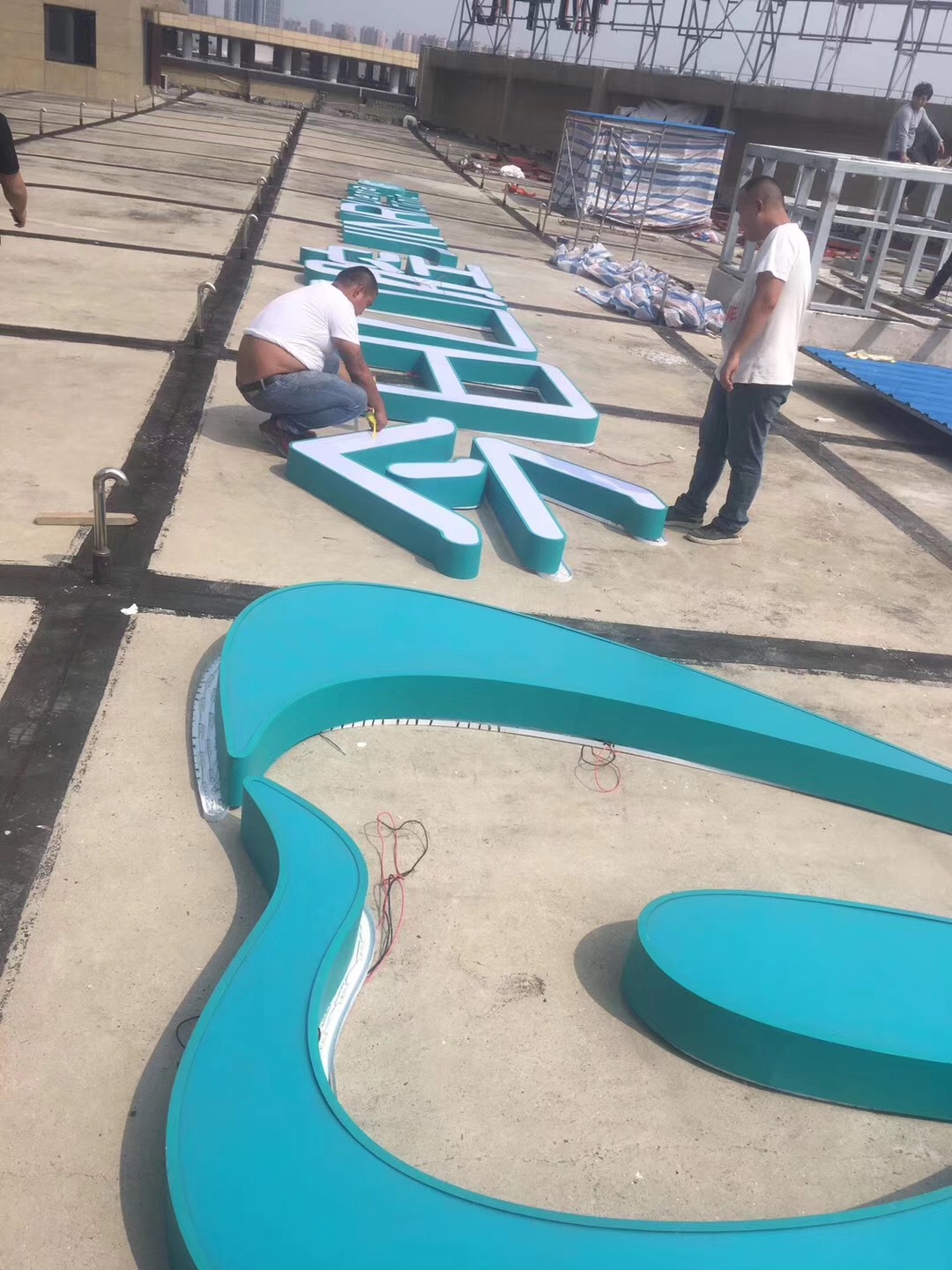 厂家定制大型户外楼顶发光字 门头楼顶广告牌 商场企业楼顶大字