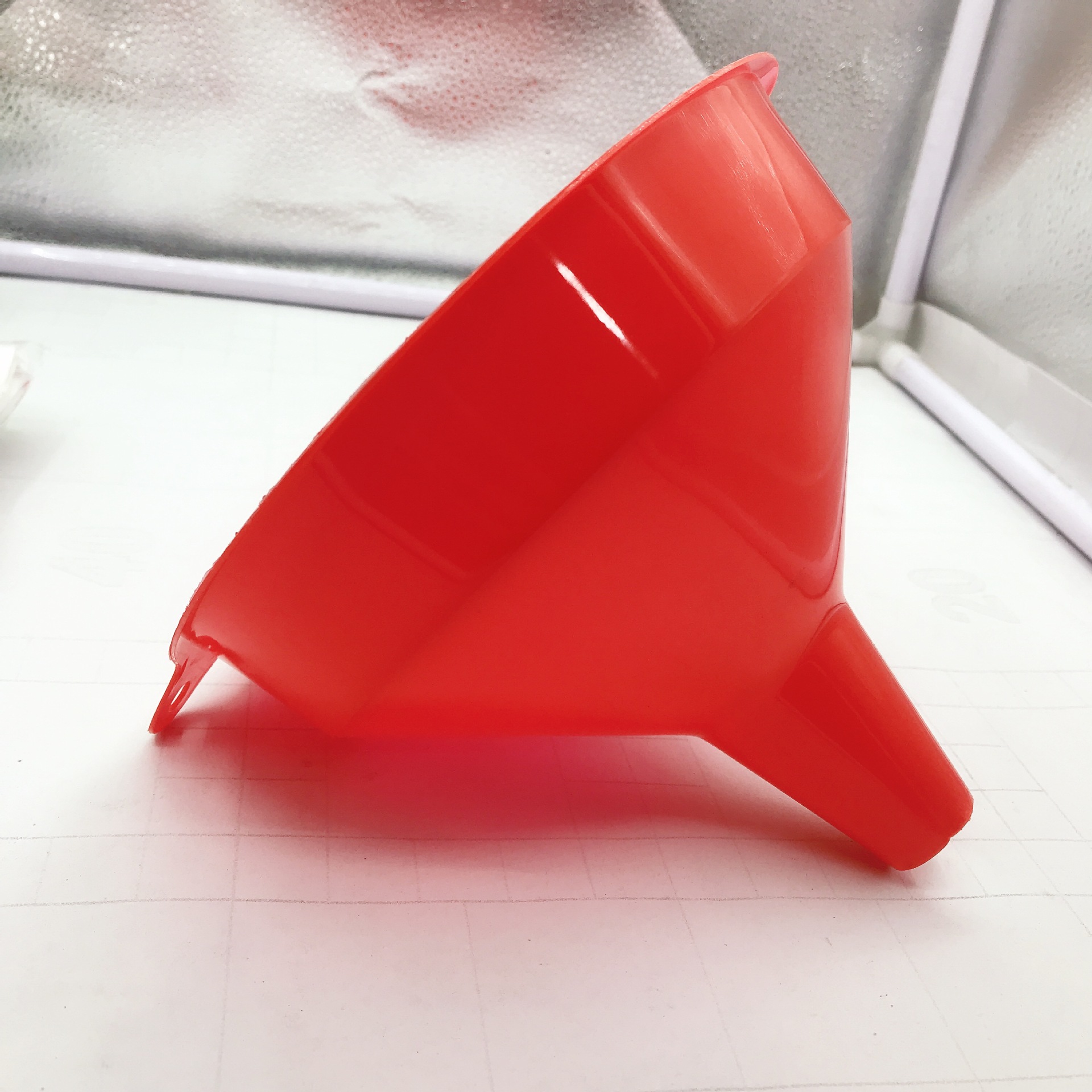 红色单个大漏斗 油漏斗 打油工具 塑料油漏斗两元店百货批发