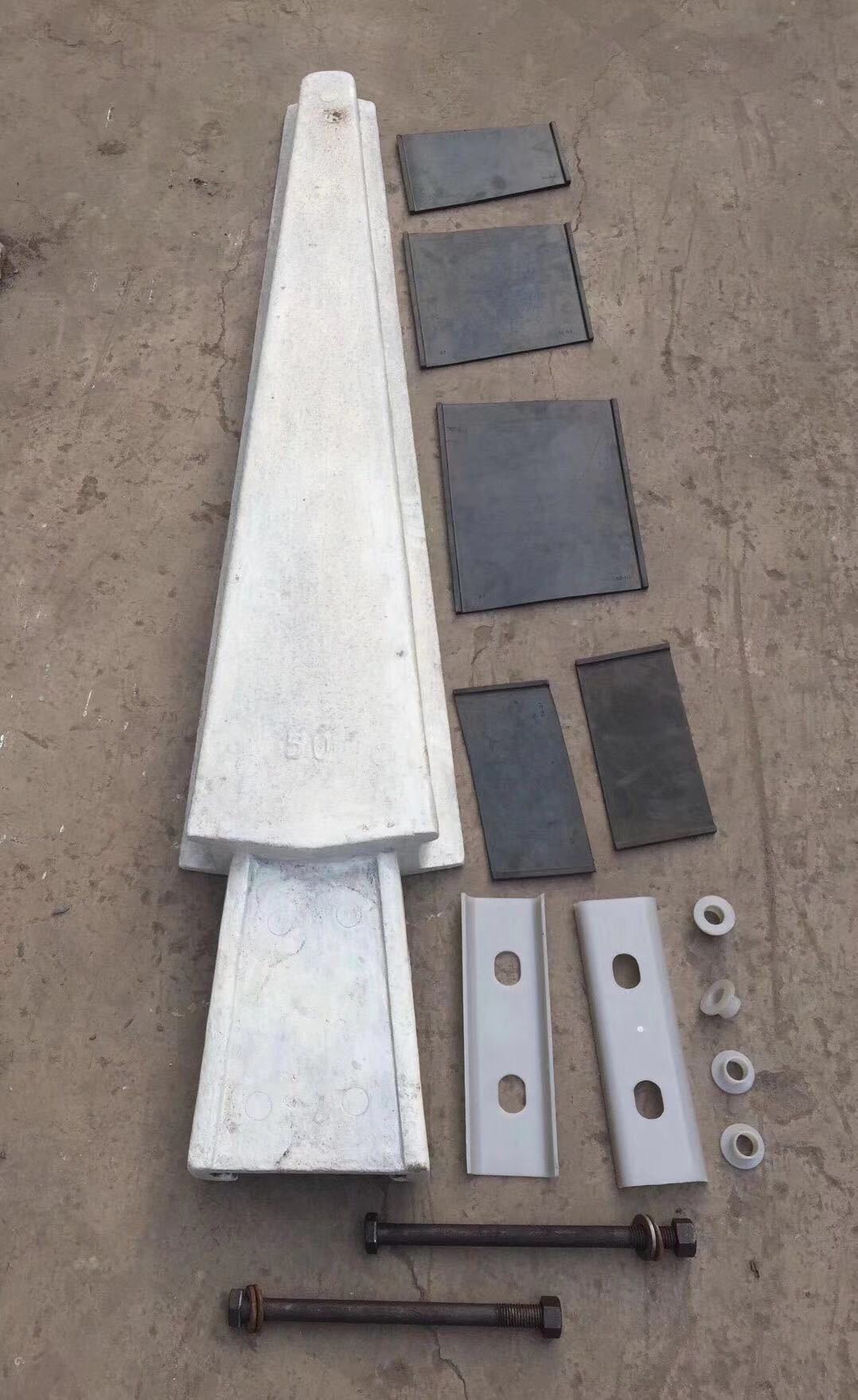 专业生产桥梁护轨梭头 桥梁护轨扣件 铁道部检验合格