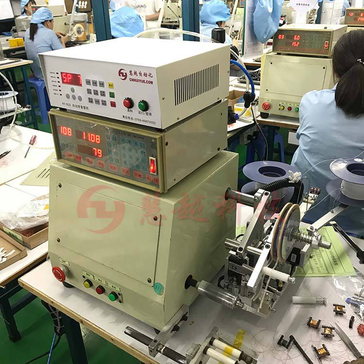 变压器自动穿套管机cnc绕线机 在现有的cnc绕线机上加装穿套管机