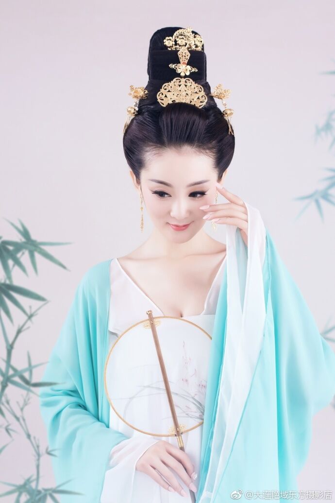 魏晋风汉服女古装服装女侠女风广袖仙女大袖衫清新淡雅中国风红色