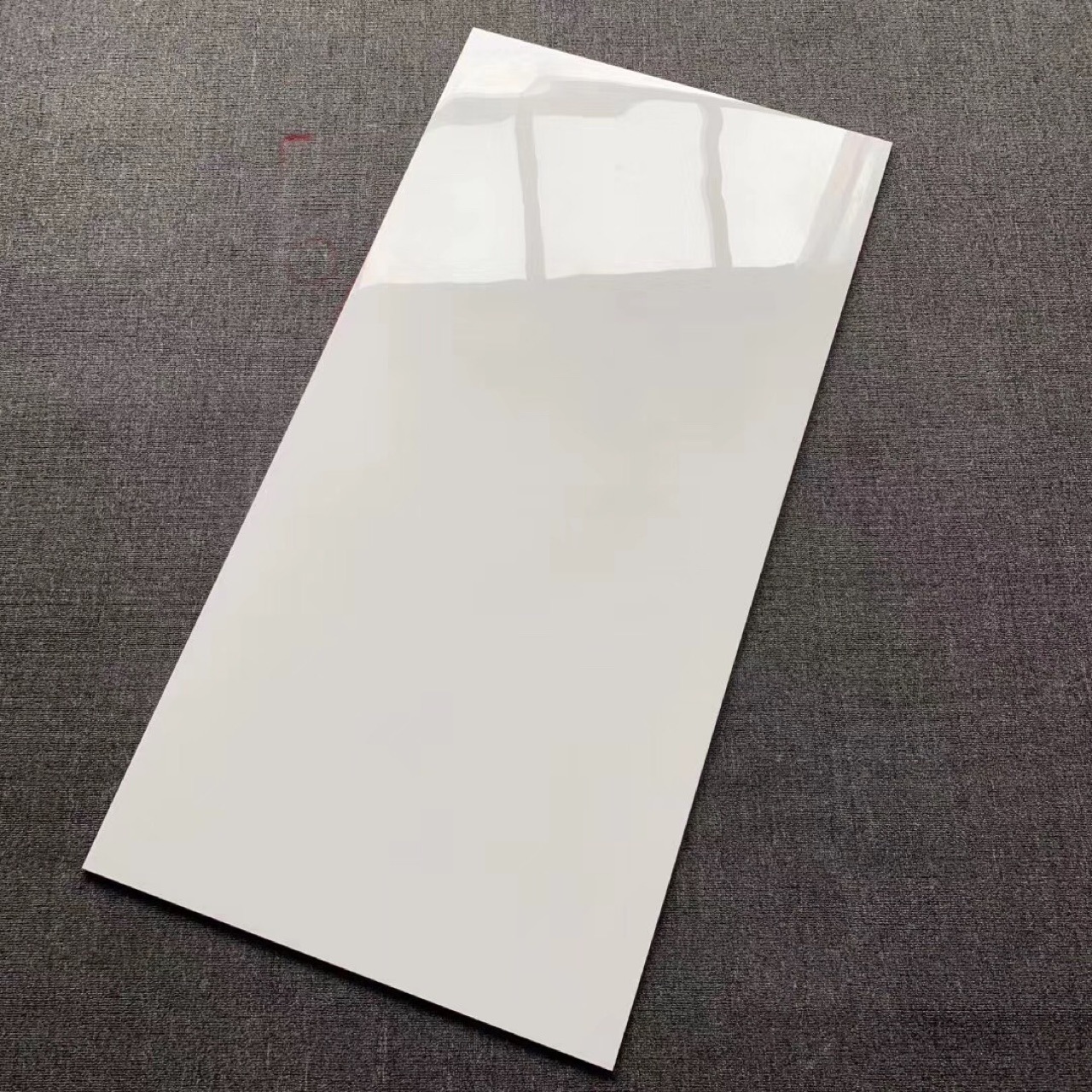 佛山纯白色大板瓷砖600x1200亮光面通体纯黑色客餐厅防滑地砖墙砖