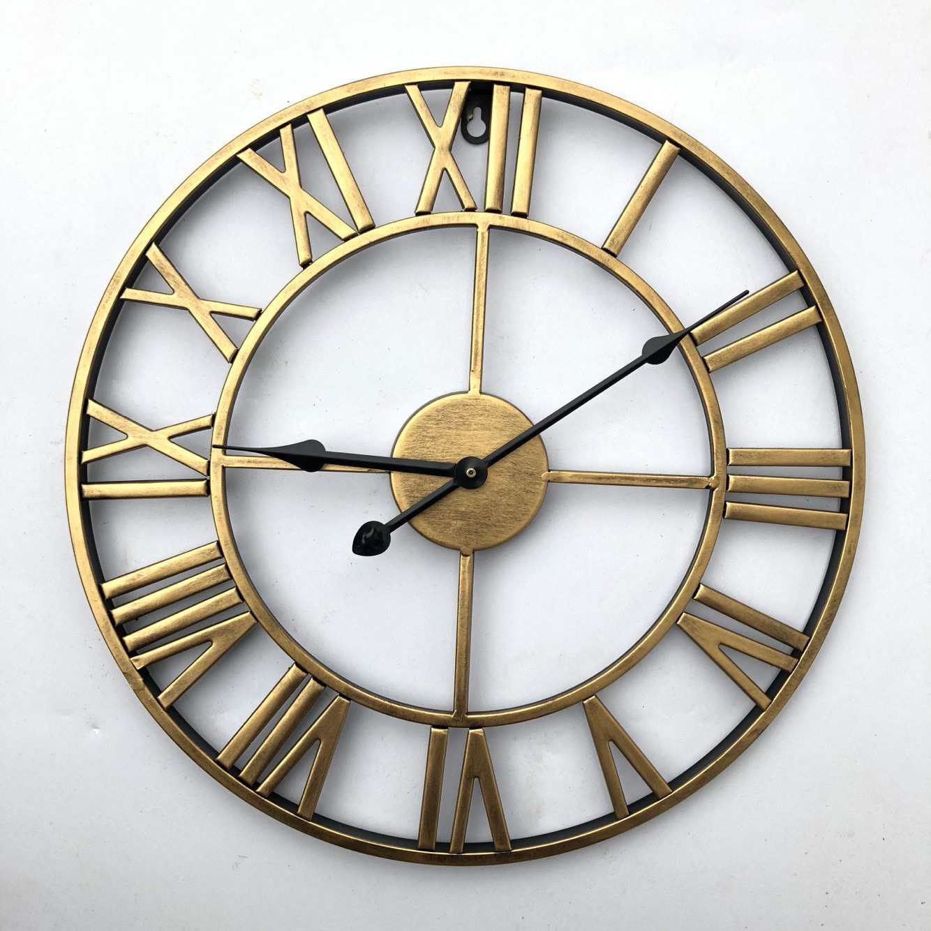 European-Style Creative Living Room Decorative round Retro Wrought Iron Wall Clock Bar Wall Roman Stereo Digital Wall Clock