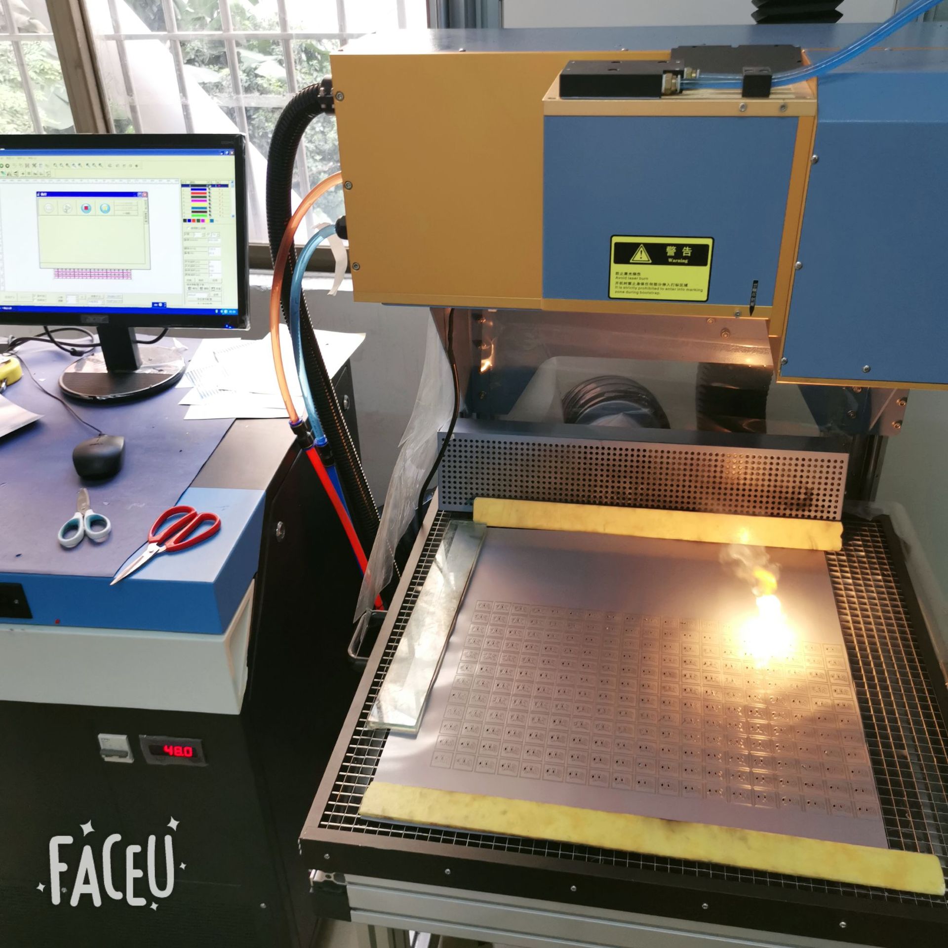 印花七彩炫彩幻彩pu刻字膜工厂代客激光打标雕刻加工烫印唛洗水标