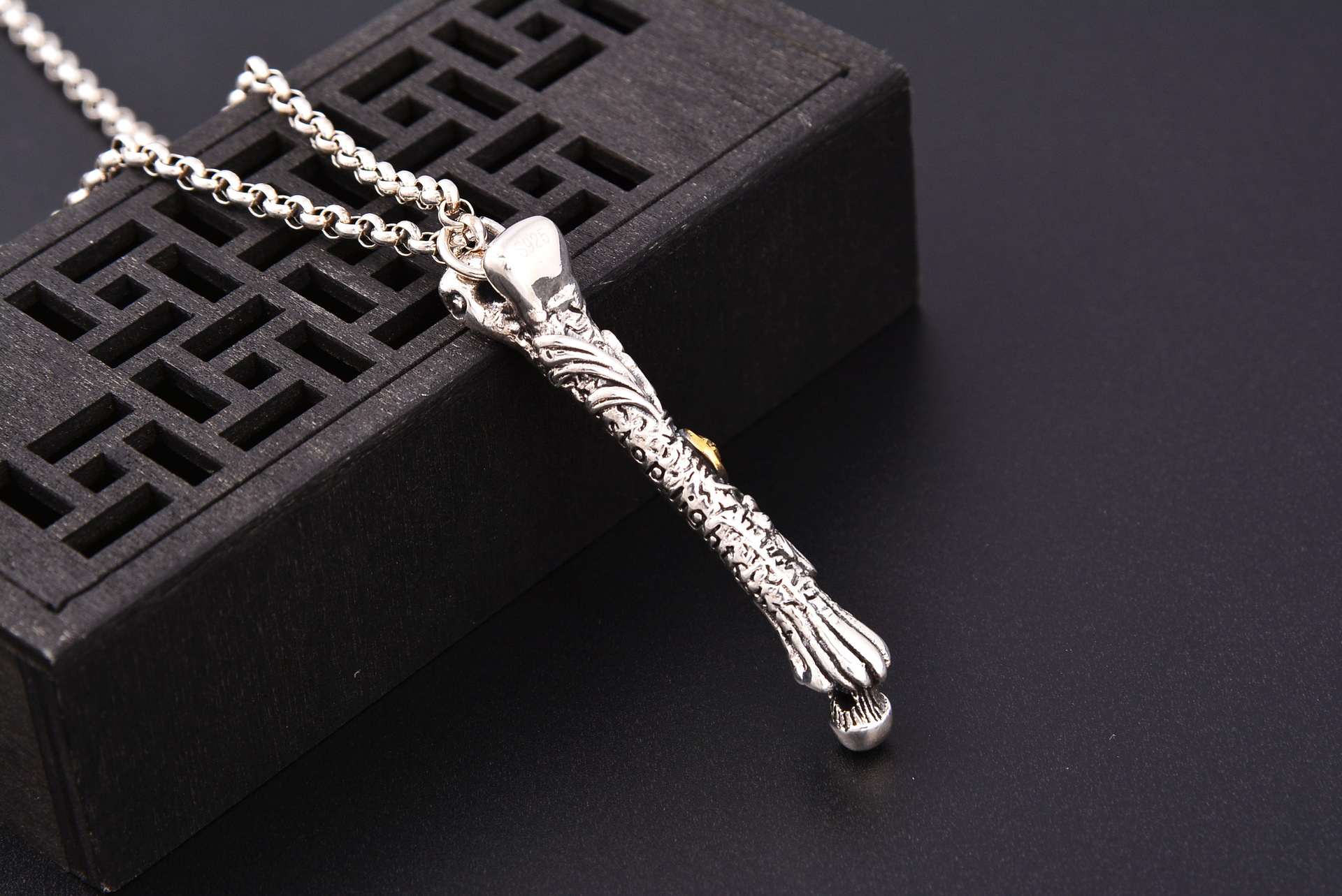 批发s925纯银骨头吊坠 复古泰银工艺项链坠男款时尚潮流造型